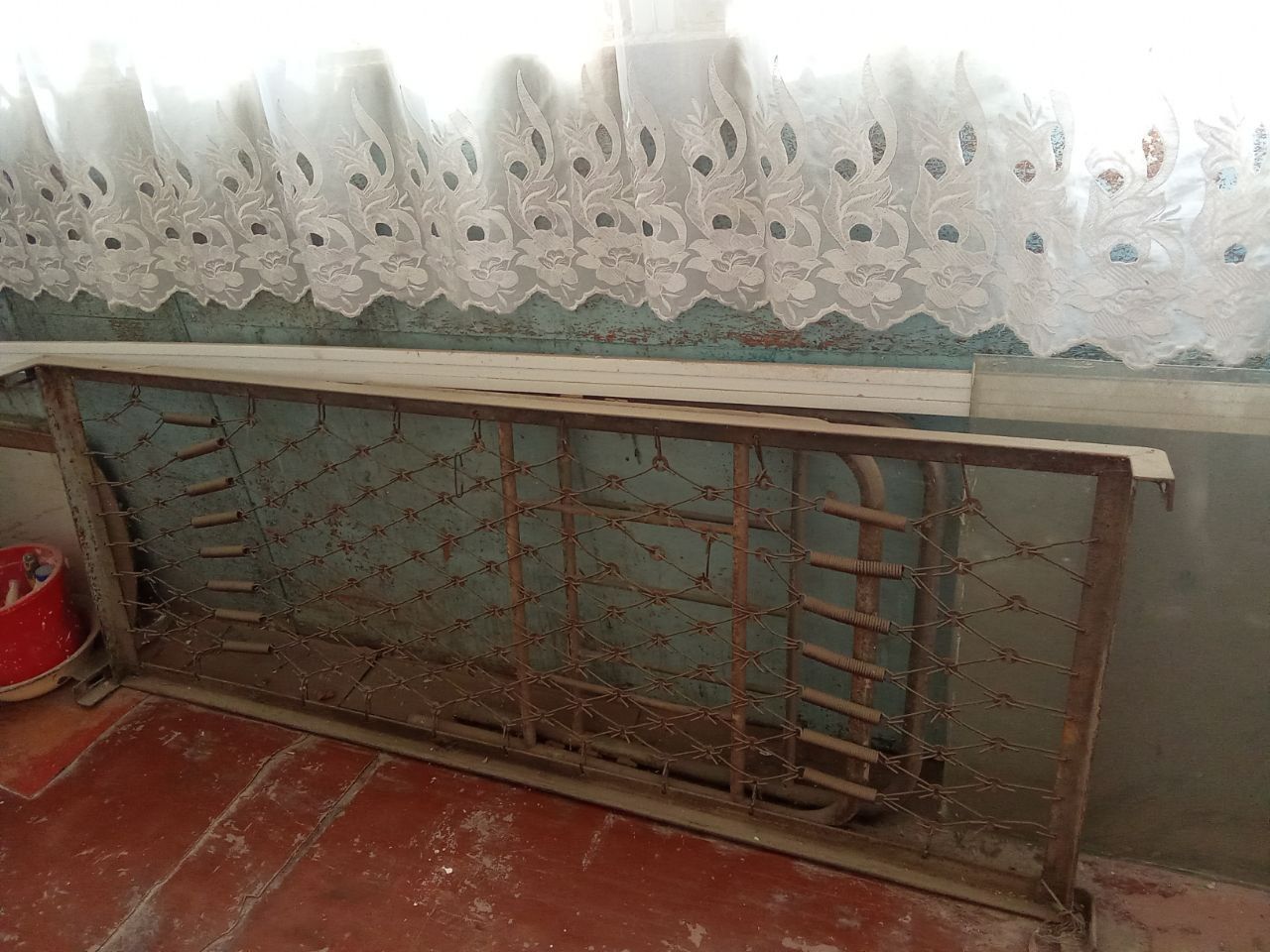 Продаëтся железная кровать