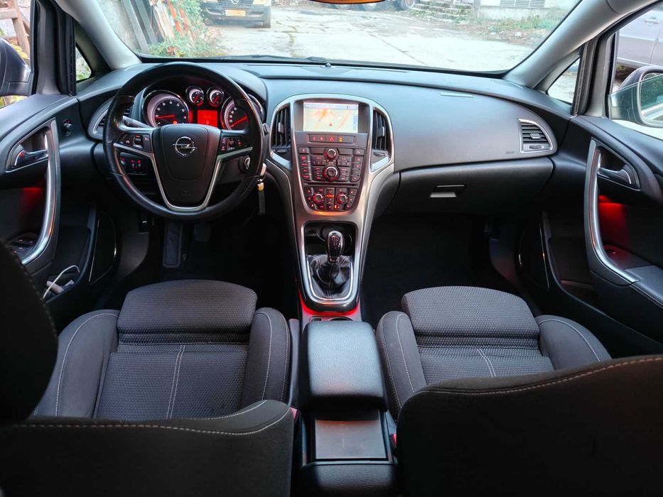 Opel Astra J Sports Tourer import recent Olanda
