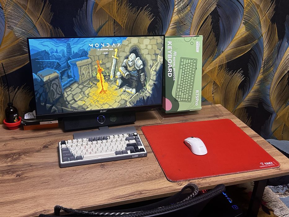 игровой компьютер в комплекте отдам со столом тянет современные игры!