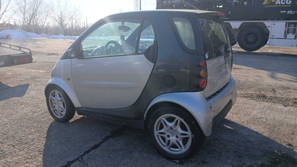Dezmembrez Smart Fortwo 0.6 Benzina Din 2005-160.910
