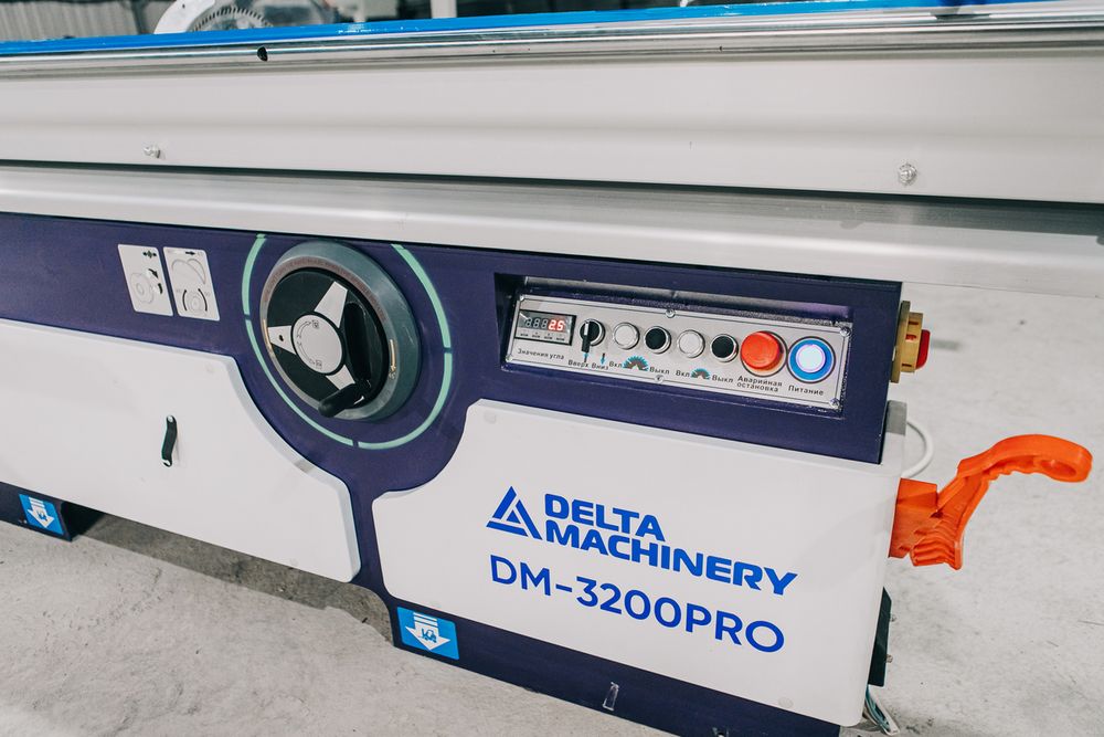 Форматно-раскроечный станок DM-3200PRO