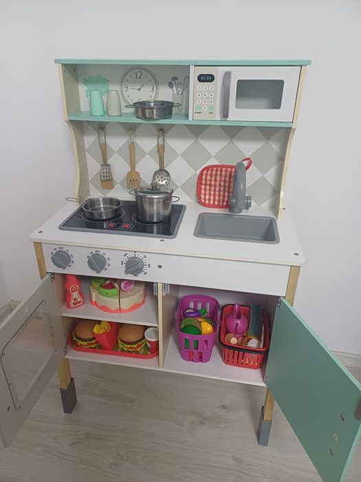 Bucatarie lemn jucarie cu accesorii