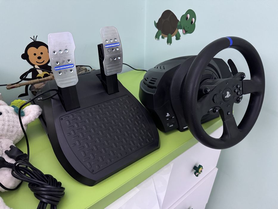 Volan Thrustmaster T300 RS (defect)