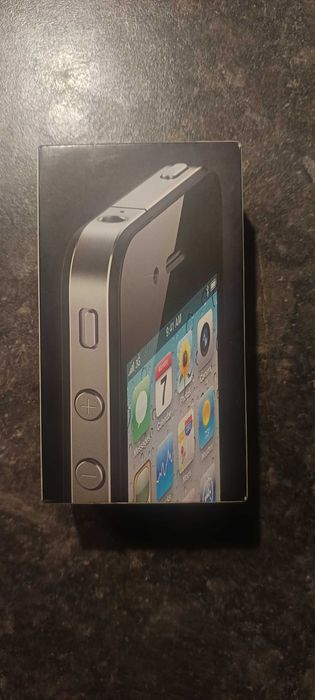 Телефон iPhone 4S