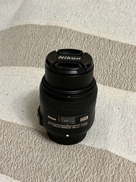 Nikon D7500 Nikon 40mm 2.8 Macro si Nikon 18-55mm