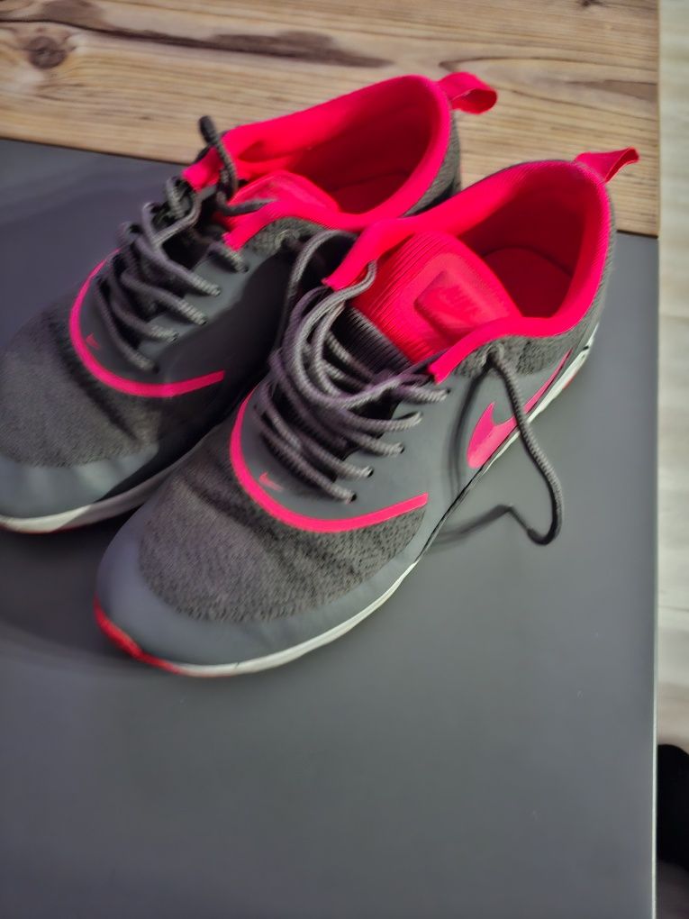Pantofi sport si elegant