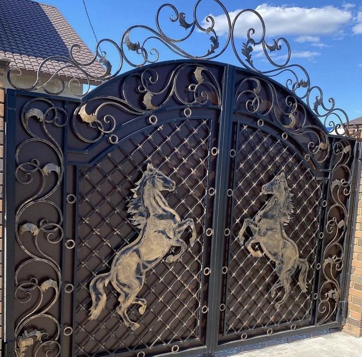 Решетки двери заборы ворота автонавесы перила казырьки