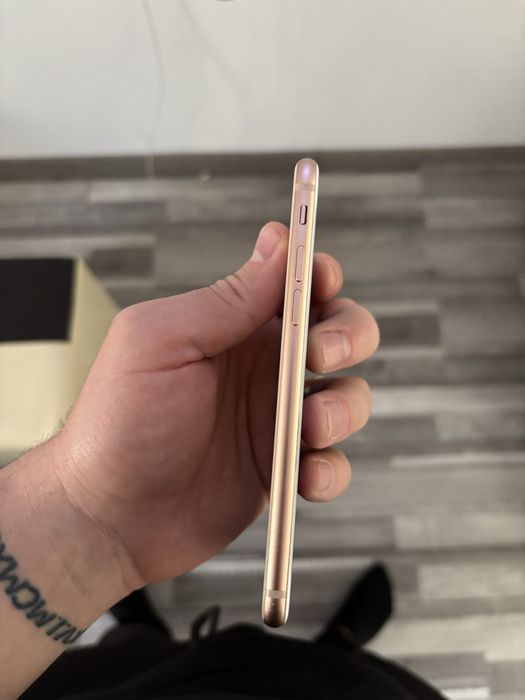 Vand iphone 8 rose impecabil ca nou