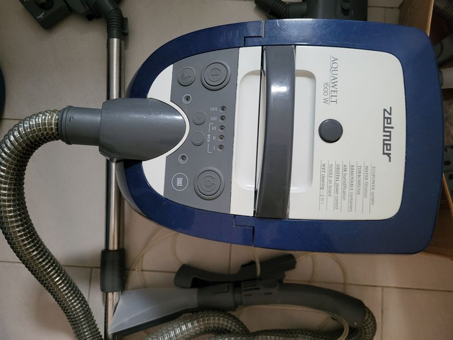 Vând aspirator injecție extracție Zelmer Aquawelt