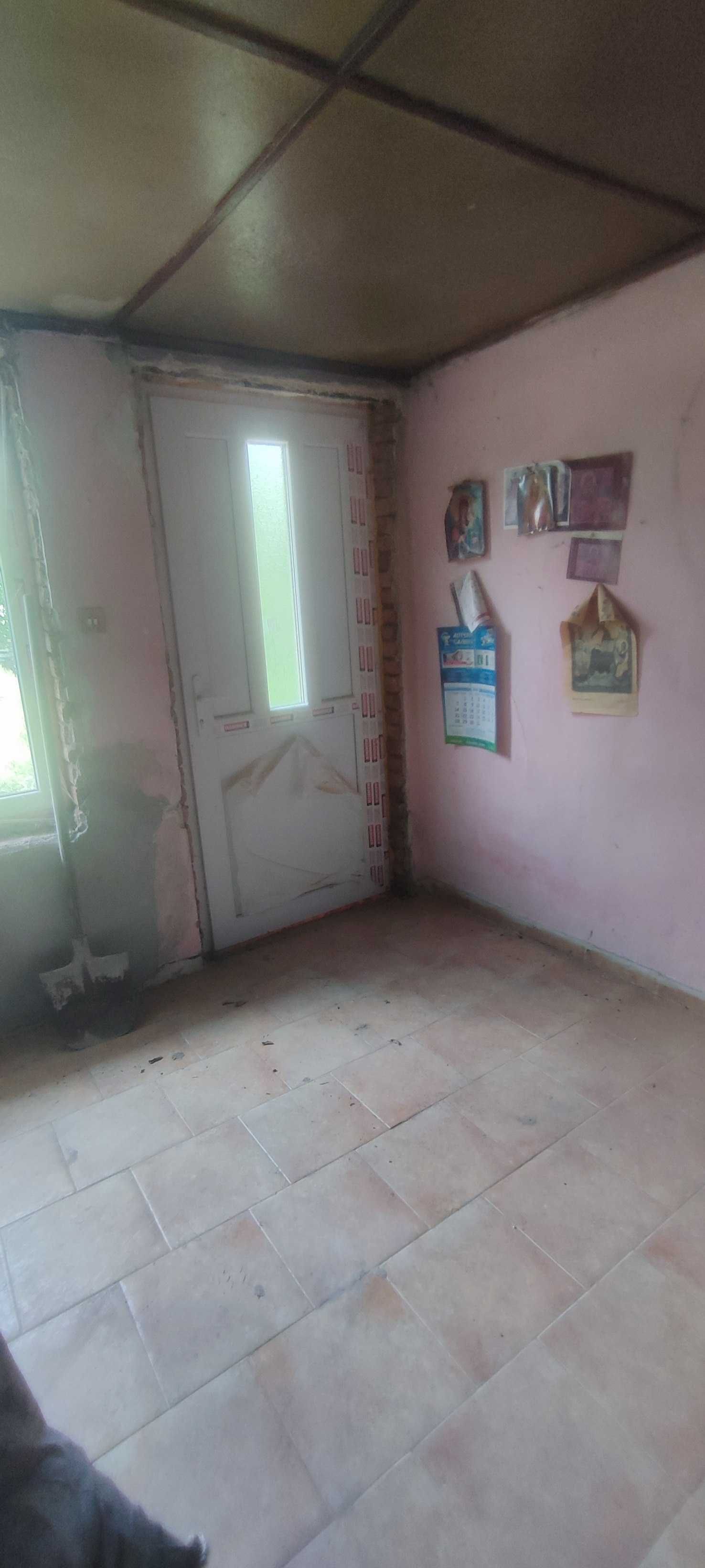 Продава се къща с голям двор в с. Русаля, обл. Велико Търново