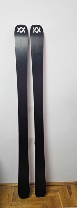 Schiuri FREERIDE Volkl Mantra M7 2024-25 cu legaturi Tyrolia Attack 14