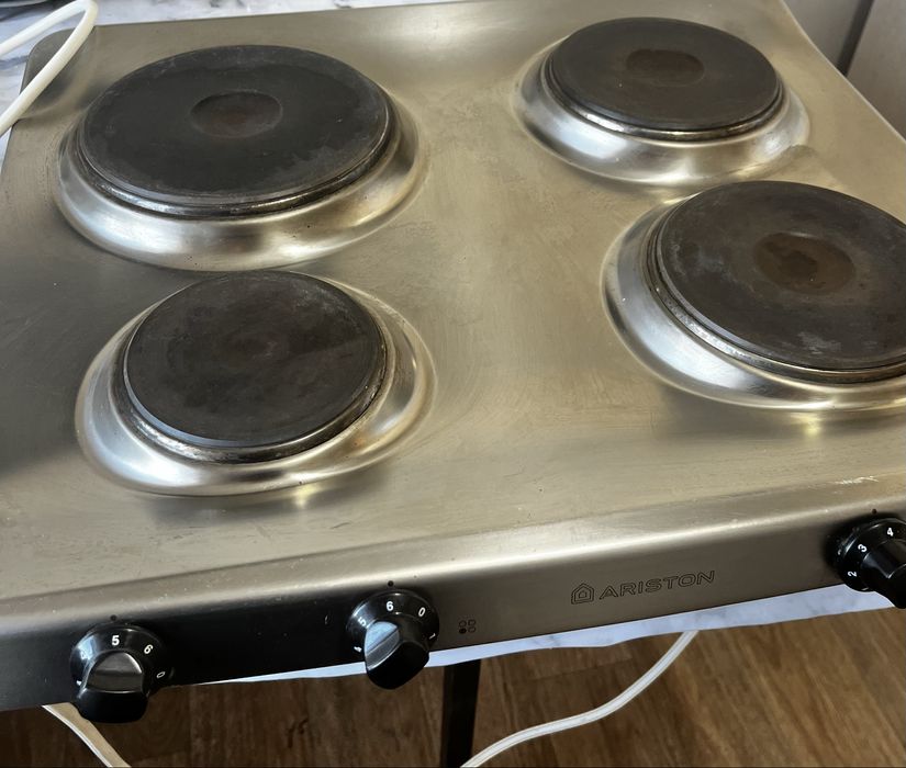 Плита электрическая ,варочная панель фирмы Аристон 15000