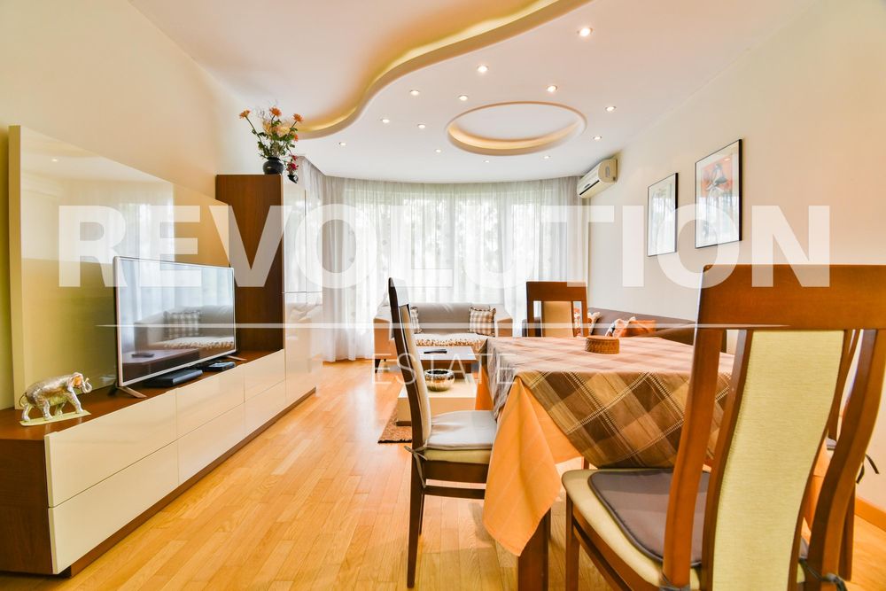 Дава се под наем Многостаен апартамент в София, Иван Вазов - 200 кв.м за 1980 € - Снимка #6