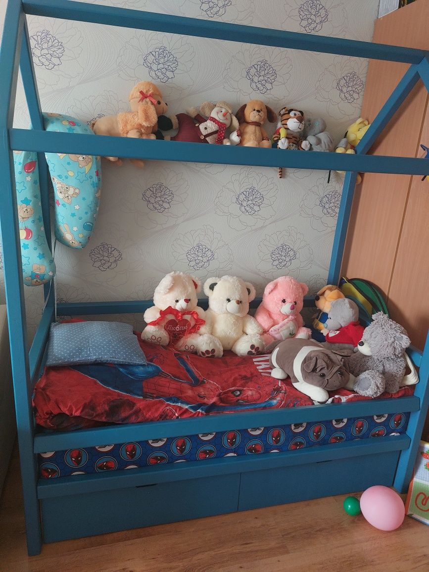 Кровать детская синяя