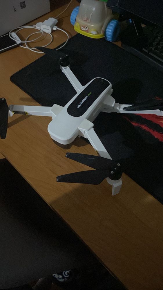 Дрон hubsan zino