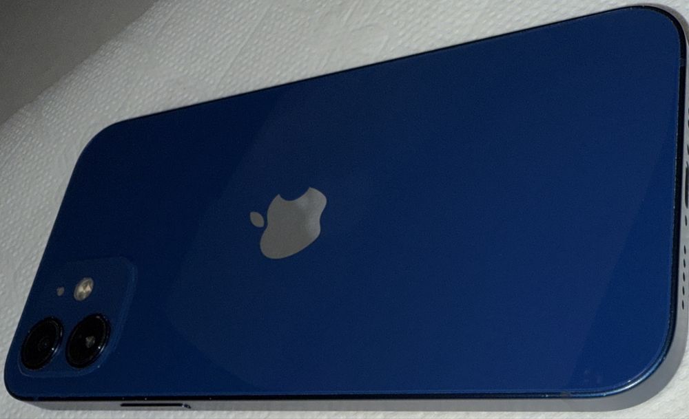 Продам айфон 12 в синем цвете, все работает, торг есть