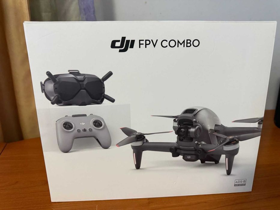 Дрон DJI FPV - само тяло + 2 set-а по 4 перки + зелен корпус