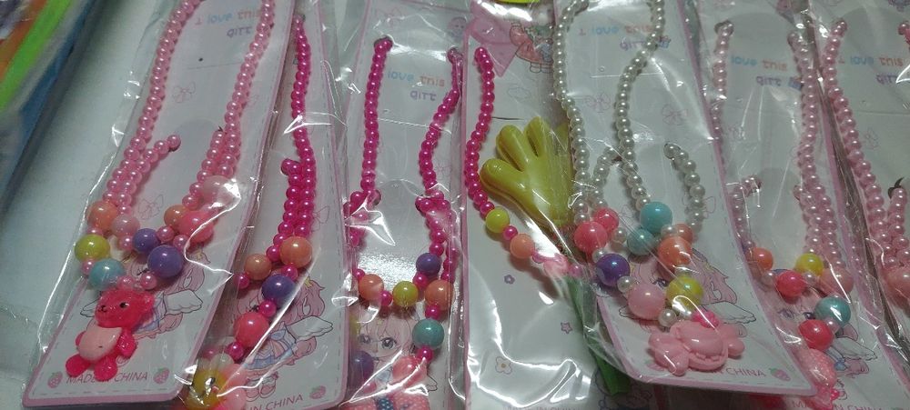 Lot jucarii set margele