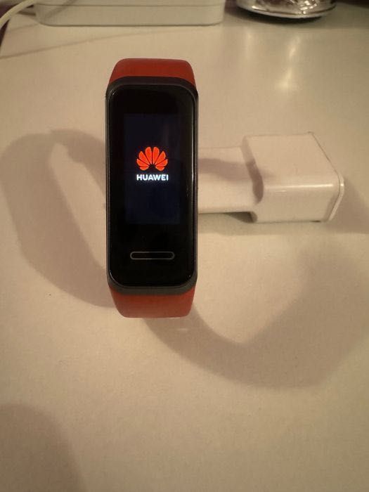 Нова смарт гривна Huawei Band 4