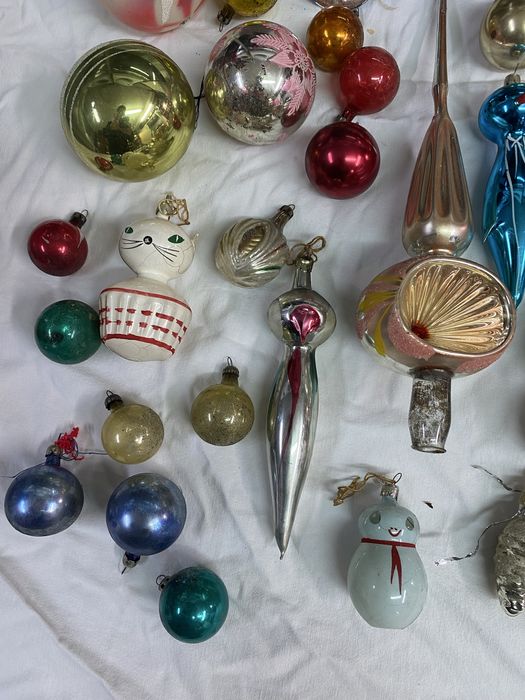 Стари украшения играчки за елха