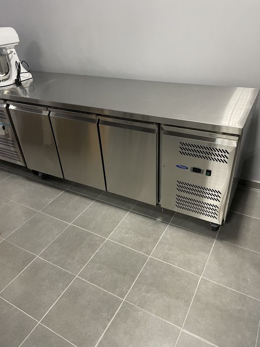 професионална хладилна маса 1.80