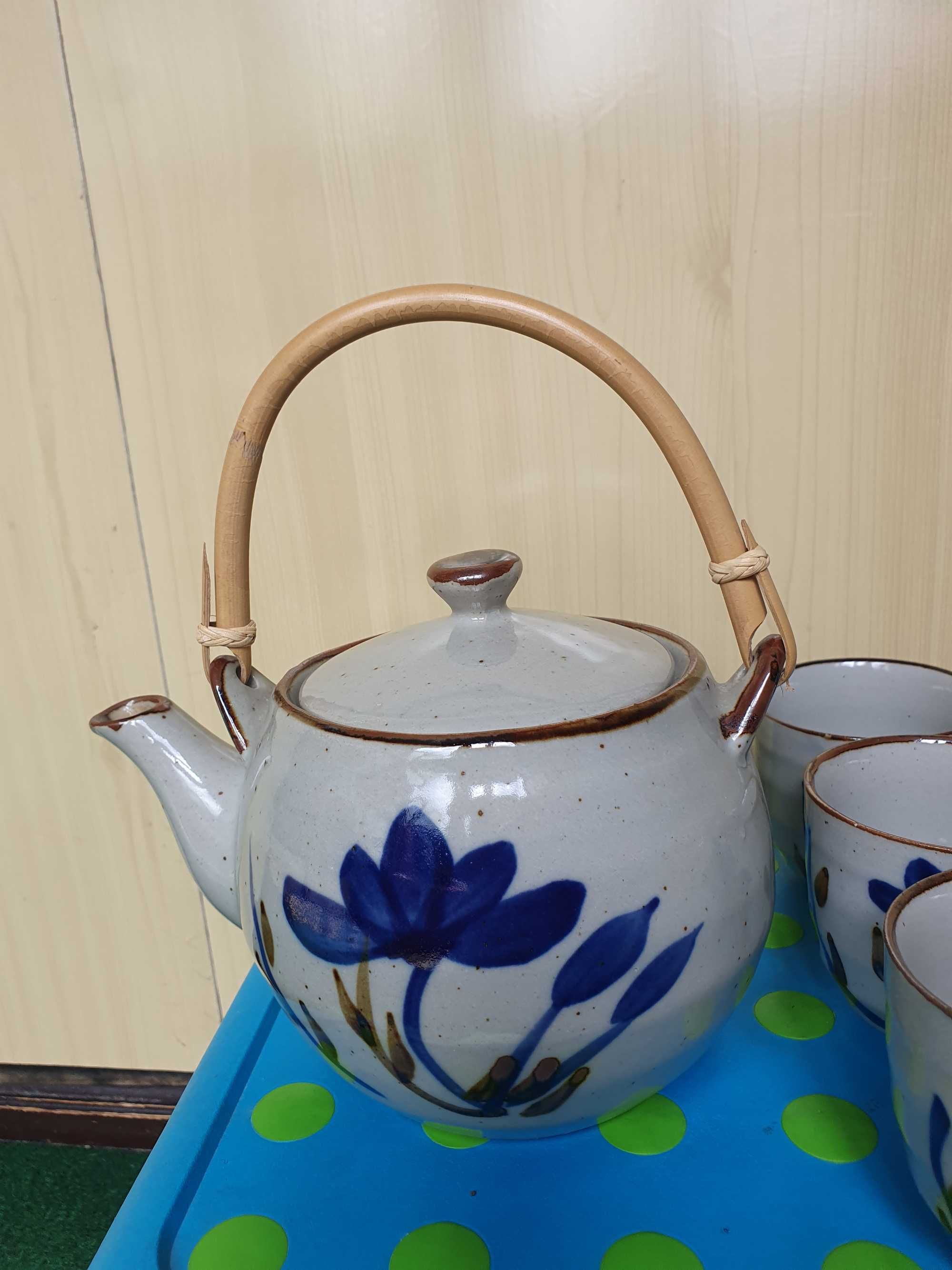 Порцеланов сервиз за чай и кафе