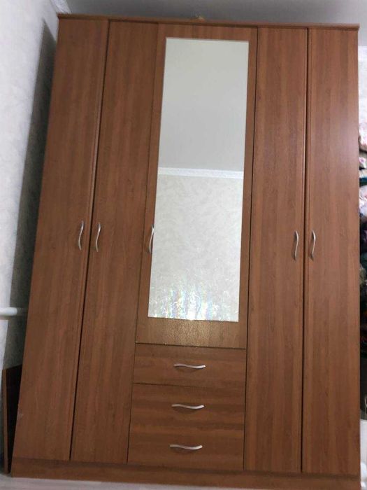 БУ Спальный Шифоньер в отличном состояний. Көшуге байланысты арзан бағ
