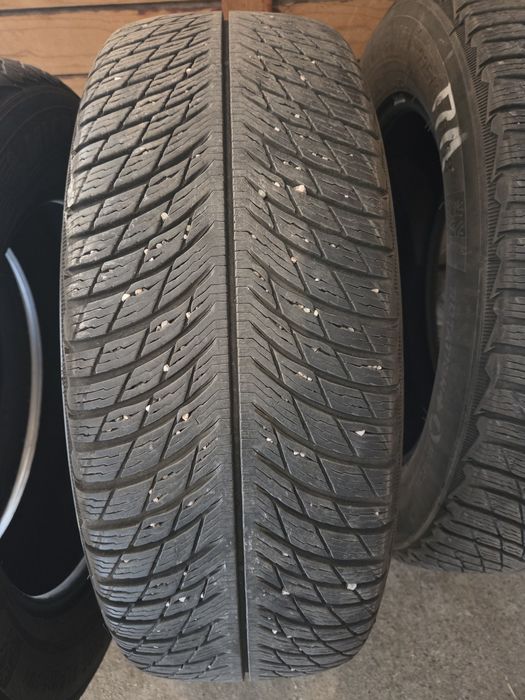 4 бр. Зимни гуми Michelin 225/60 R18 – отлично състояние, готови за се