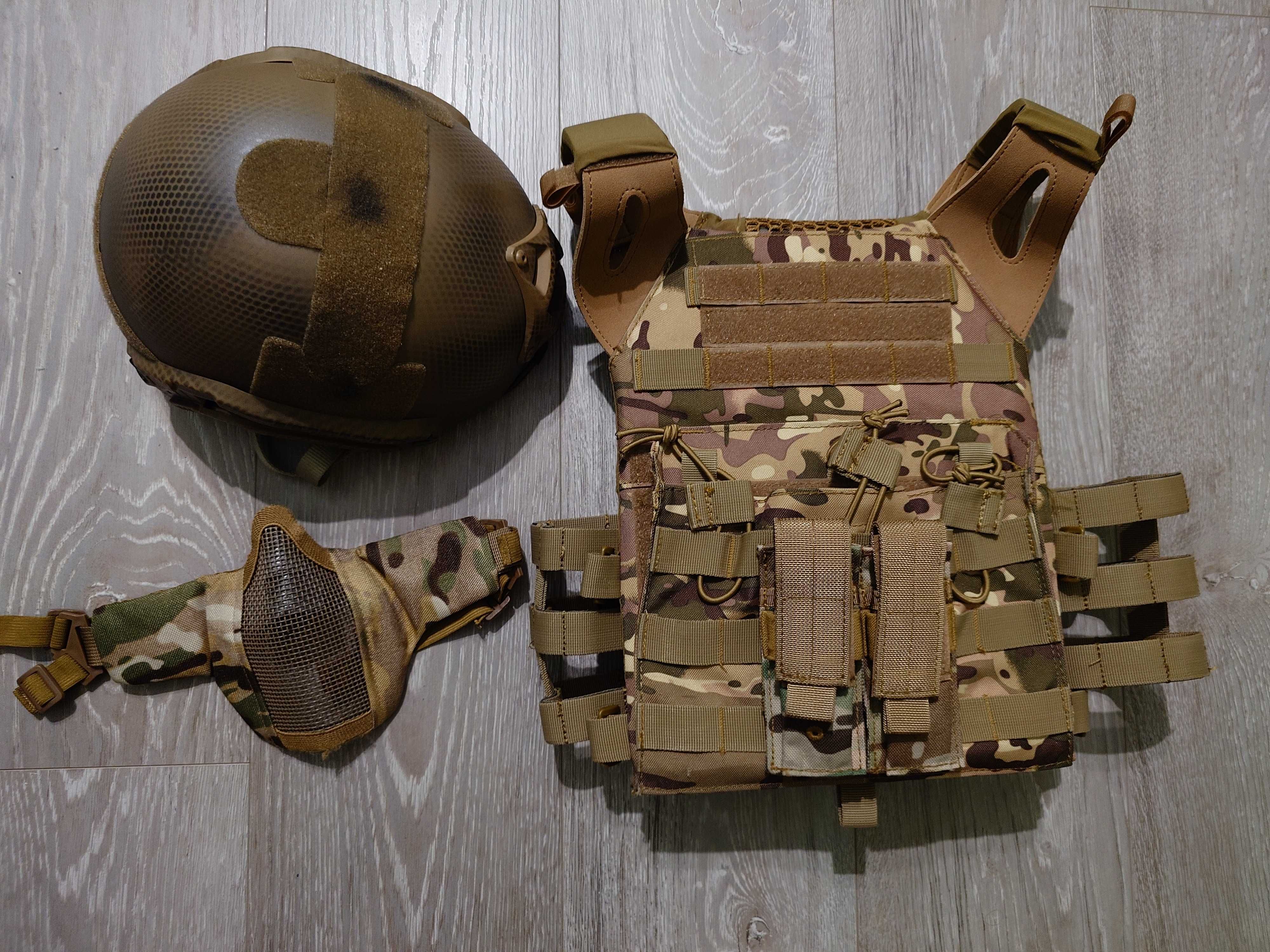 Echipament airsoft (arma, accesorii, vesta, casca)