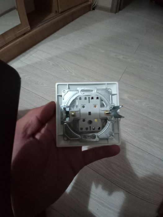 Включатель свет өшіргіш