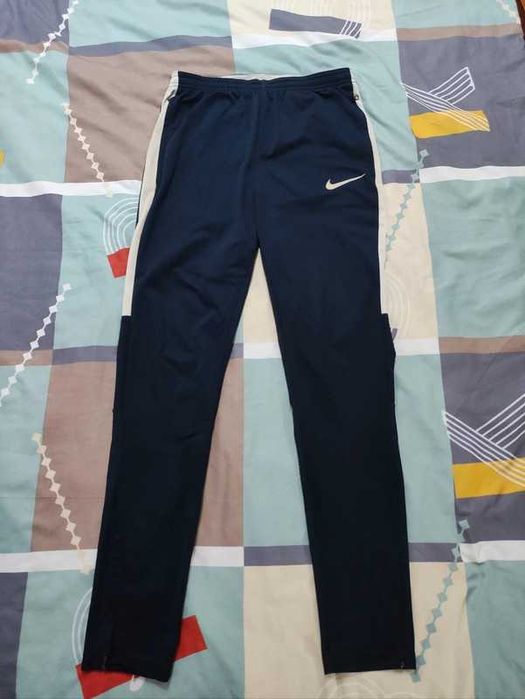 Pantaloni Nike S