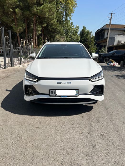 BYD E2 yili 2023 sotiladi.
