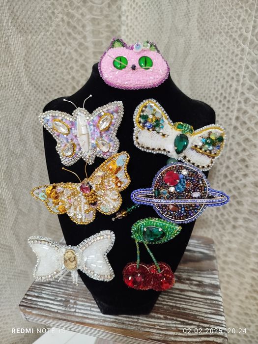 Brosa margelute handmade