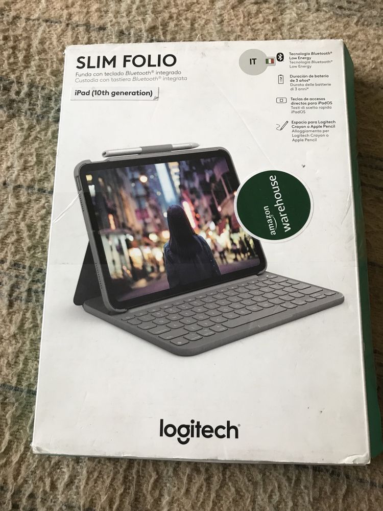 Husa cu tastatura Logitech pentru iPad generatia a10-a