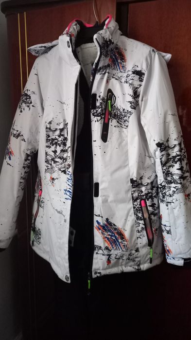 Продам женский костюм