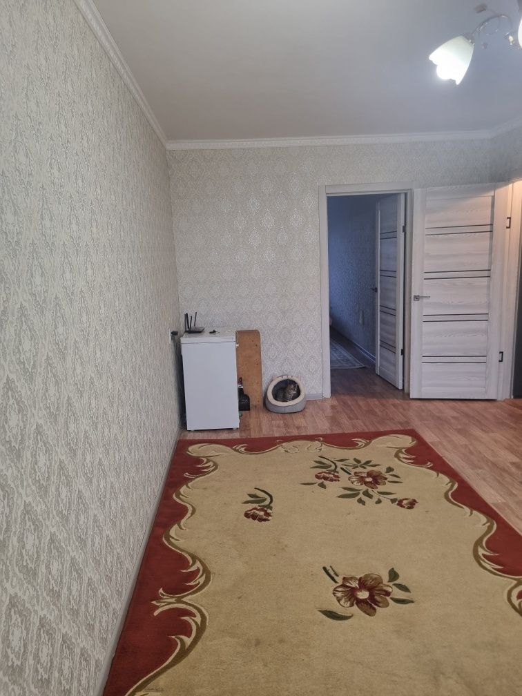 Продается 2 комн квартира р-8 школа