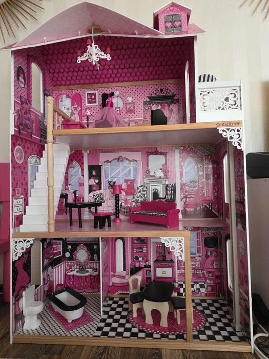 Vând casă de păpuși Amelia