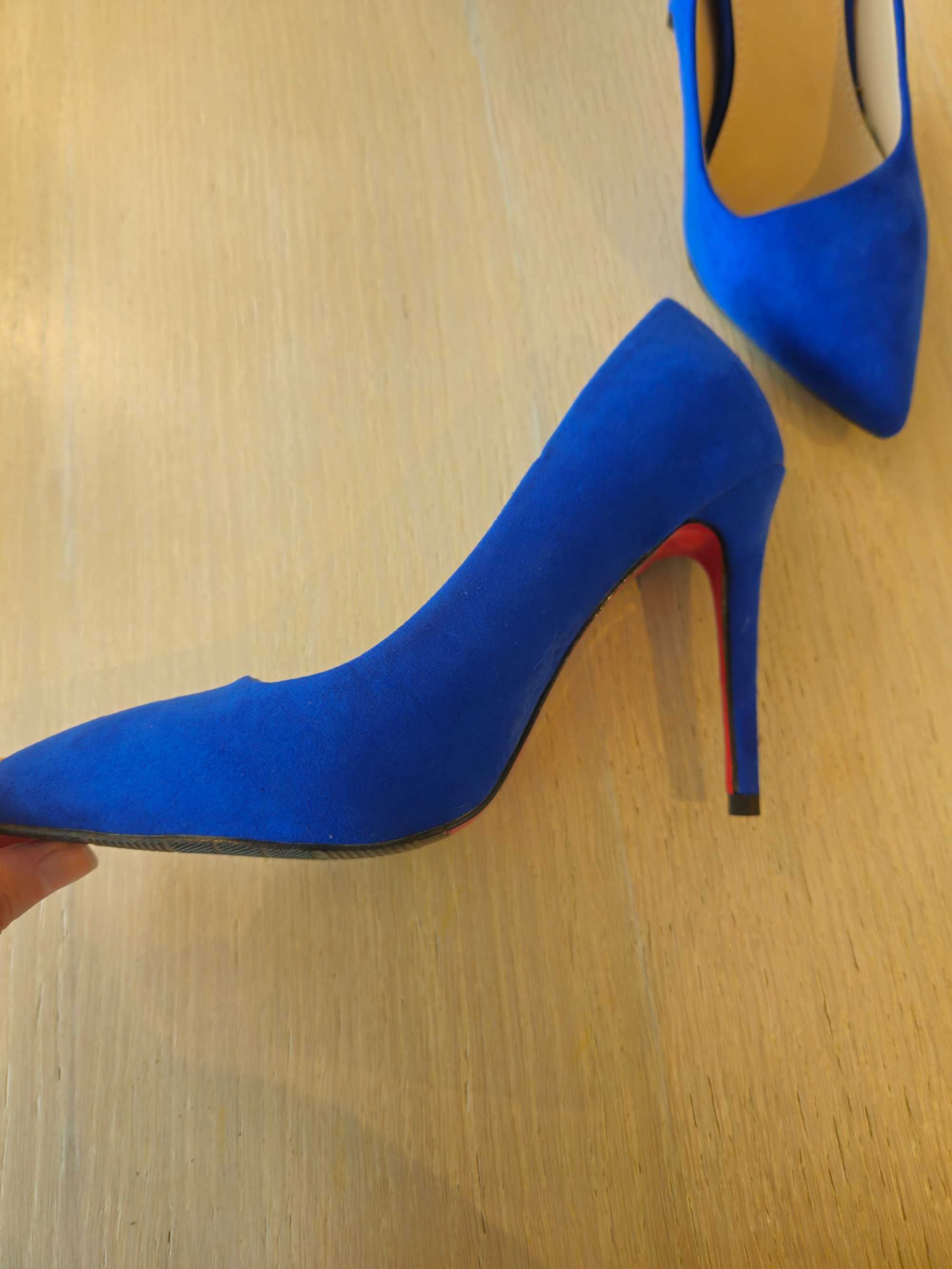 Pantofi stiletto albastru regal