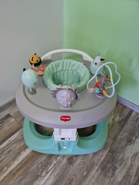 Мобилен център за игра Tiny Love / проходилка