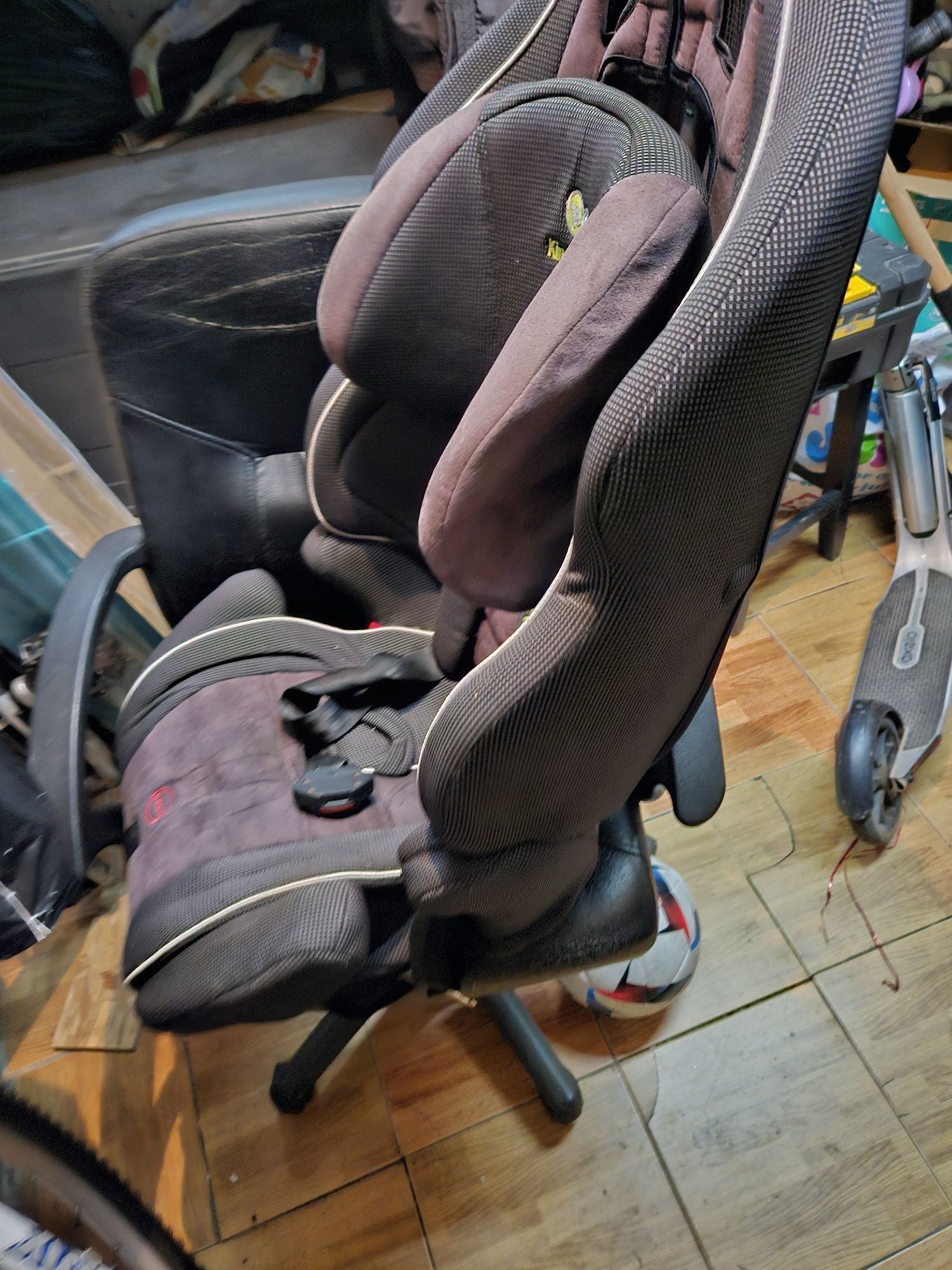 Scaun auto Kinderkraft Isofix Negru / Gri 9-36 kg