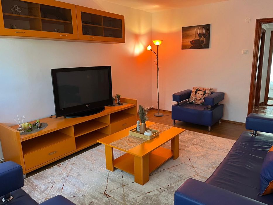 Apartament de inchiriat 2 camere,frumos si spatios