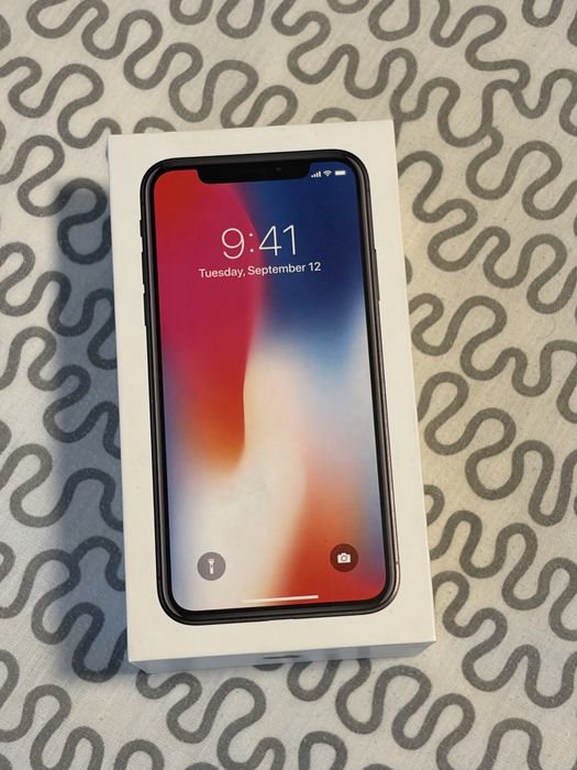 iPhone X, 64Gb, neverlocked, ecran crapat, functioneaza perfect