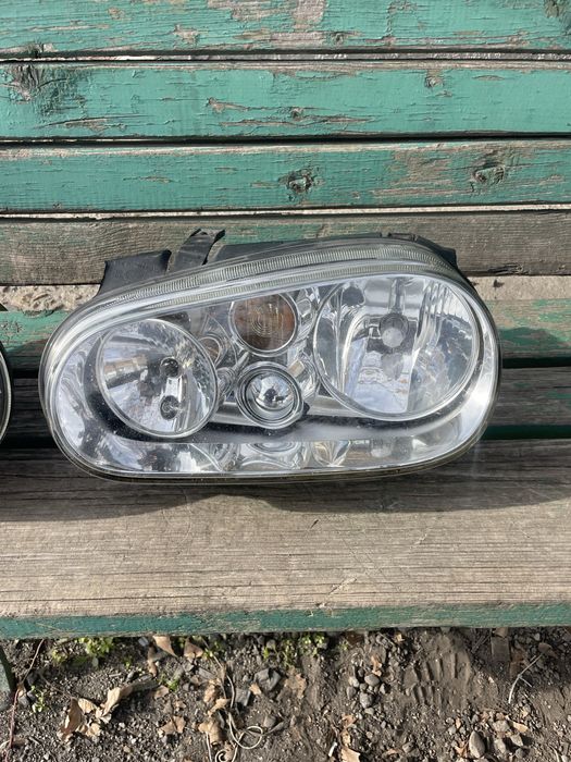 Оригинални фарове от фолксваген голф 4