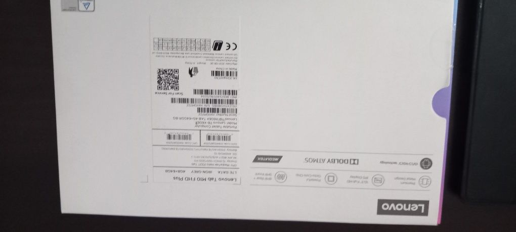 Продавам нав 10 инчов таблет с оригинален калъф Lenovo