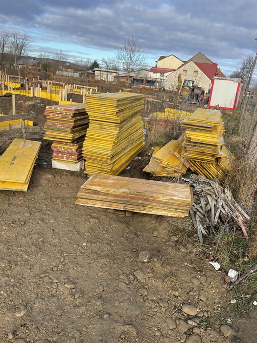 Panouri si accesorii cofraje DOKA