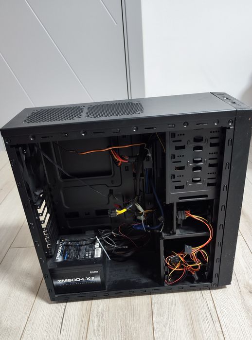 Carcasa Deepcool cu 3 ventilatoare + sursa defecta