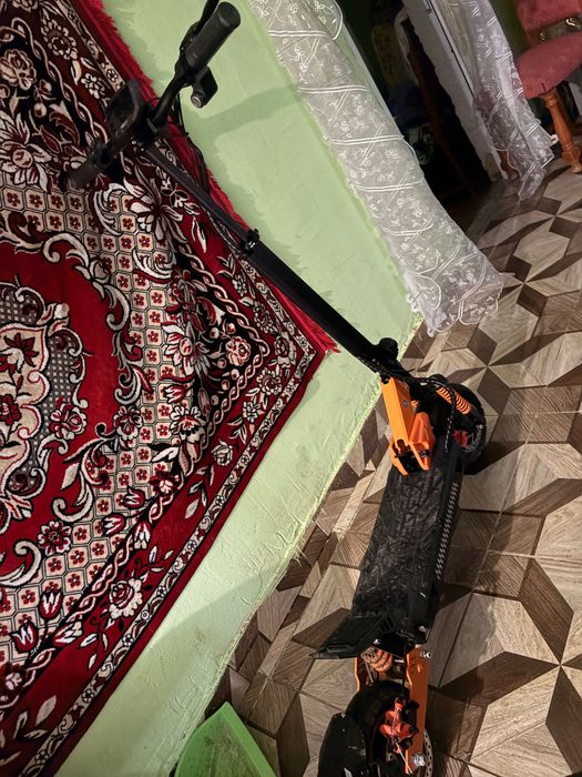 Vând trotinetă electrică