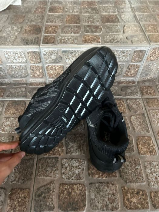 Bocanci adidași de muncă