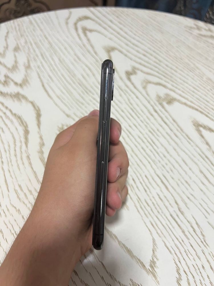 iPhone XS ideal.