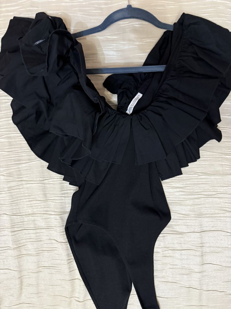 Бяло и черно боди Zara